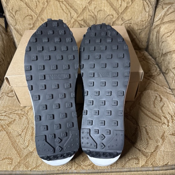 Athletic_Shoes